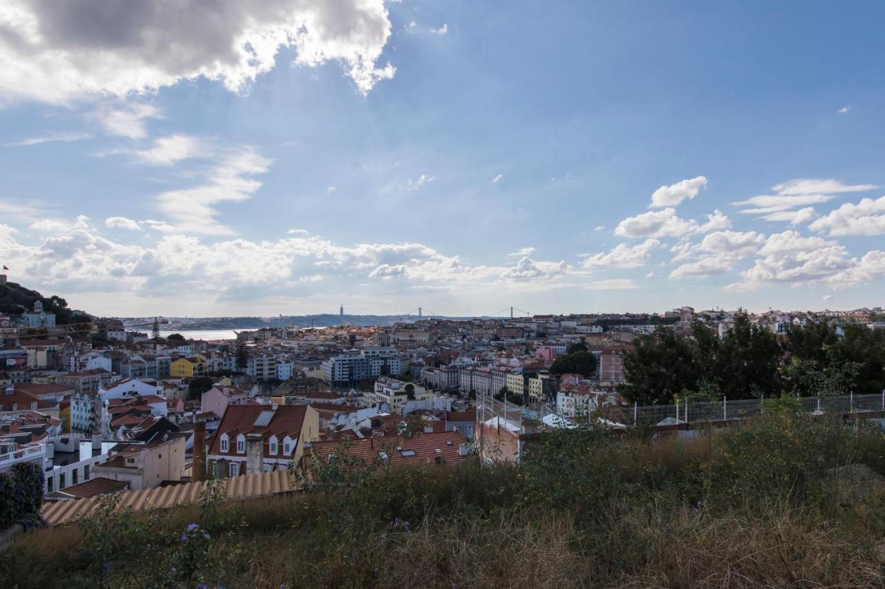 Lovelystay - Modern And Colourful Flat In The Heart Of Graca Lisbon Exterior photo