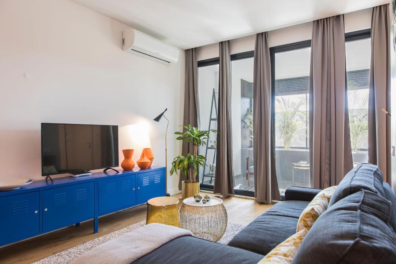 Lovelystay - Modern And Colourful Flat In The Heart Of Graca Lisbon Exterior photo